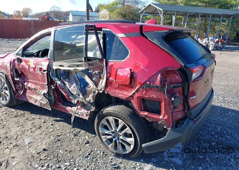 2020 Toyota Rav4 Xle Premium z USA, uszkodzony, nr VIN 2T3A1RFV7LW092393